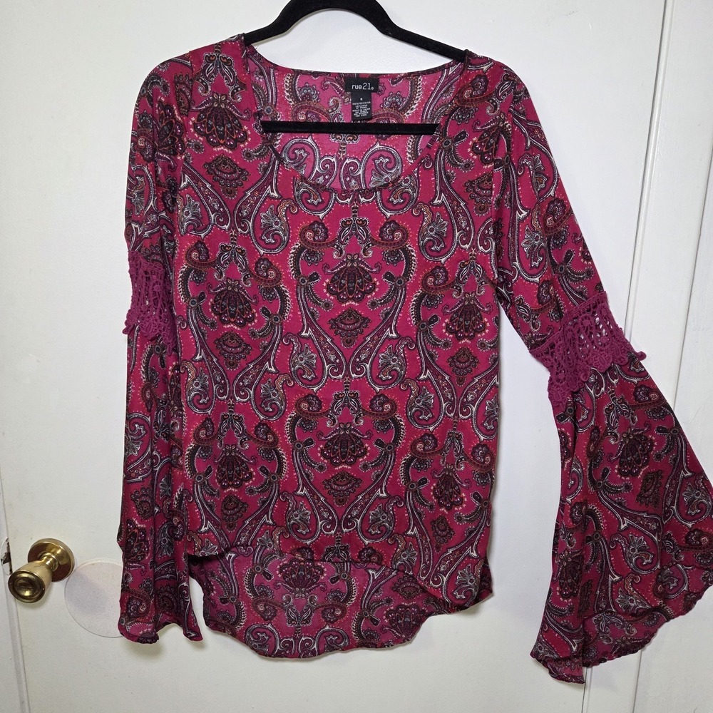 Rue21 Pink Paisley Boho Top Bell Sleeve Crochet Lace Trim Festival Blouse S